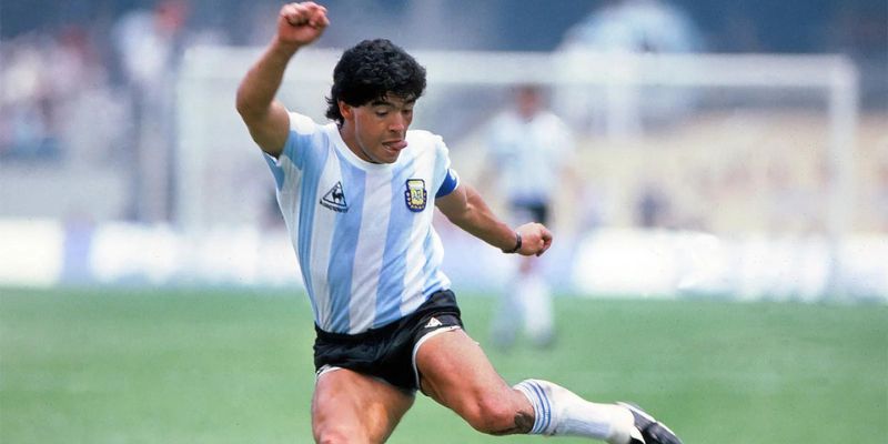 Diego Maradona - Cậu bé vàng của Argentina